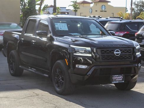 Used 2023 Nissan Frontier SV w/ Midnight Edition Package image 3