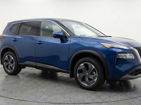 Used 2025 Nissan Rogue SV image 1