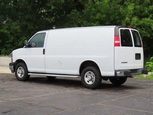 Used 2024 Chevrolet Express 2500 w/ Driver Convenience Package RWD image 6