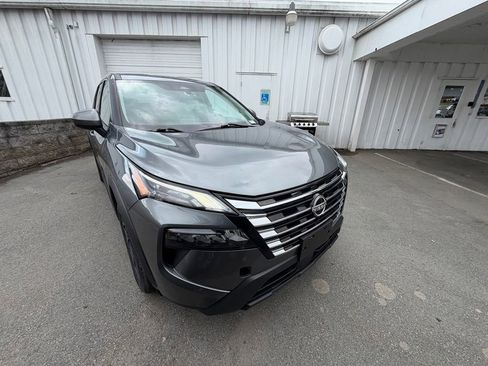 Used 2024 Nissan Rogue SV AWD/4WD image 7