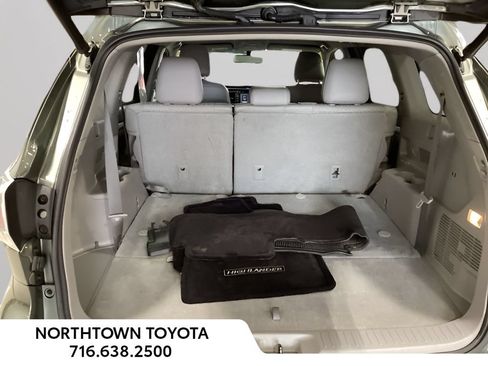 Used 2016 Toyota Highlander Plus AWD/4WD image 8