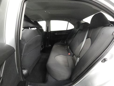 Used 2020 Toyota Camry LE image 6