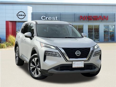 Used 2021 Nissan Rogue SV image 1