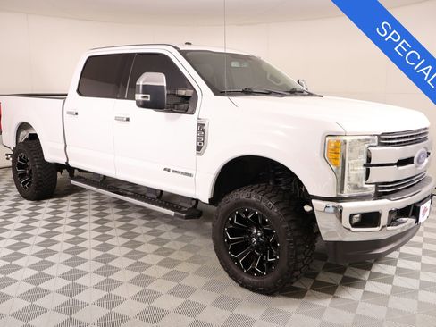 Used 2017 Ford F250 Lariat w/ Chrome Package image 1