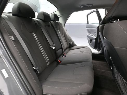 Used 2025 Hyundai Elantra SEL FWD image 42