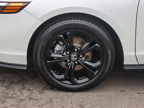 Used 2023 Honda Accord EX image 14