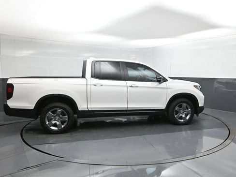 Used 2025 Honda Ridgeline TrailSport image 8