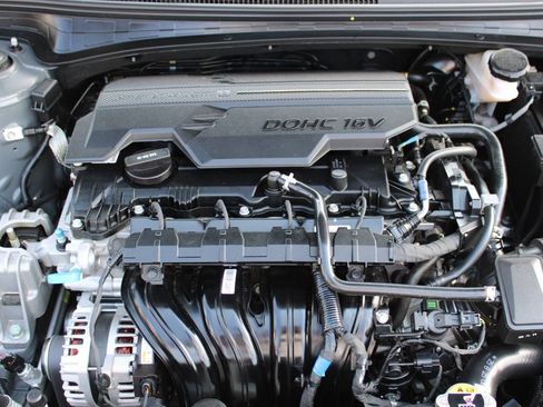 Used 2025 Hyundai Elantra Sport FWD image 37