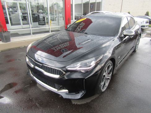 Used 2019 Kia Stinger GT2 AWD/4WD image 2