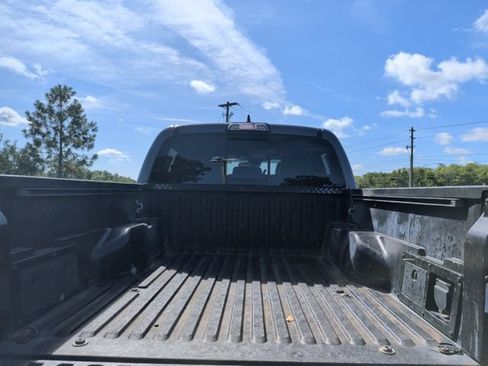 Used 2018 Toyota Tacoma TRD Off-Road AWD/4WD image 31