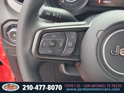 Used 2025 Jeep Wrangler Unlimited Sport AWD/4WD image 25