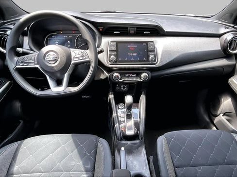 Used 2019 Nissan Kicks SV FWD image 15