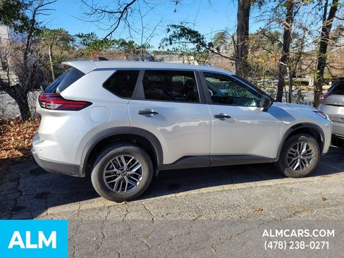 Used 2024 Nissan Rogue S image 7