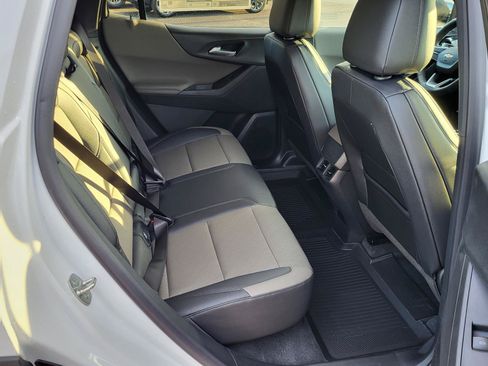New 2026 Chevrolet Equinox LT w/ Convenience Package II FWD image 11