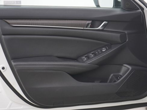Used 2020 Honda Accord EX image 18