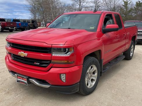 Used 2018 Chevrolet Silverado 1500 LT w/ All Star Edition AWD/4WD image 2