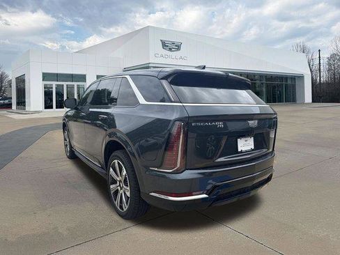 New 2026 Cadillac Escalade IQ Luxury 1 w/ LPO, Floor Liner Package AWD/4WD image 5