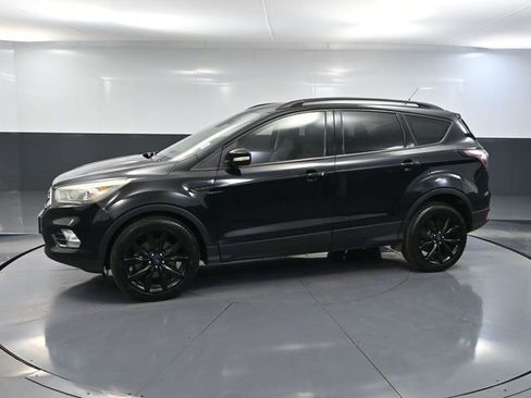 Used 2017 Ford Escape Titanium image 10