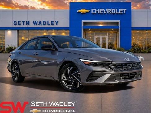 Used 2025 Hyundai Elantra Sport FWD image 1