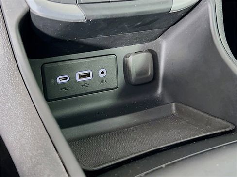 Used 2024 GMC Terrain SLE image 16