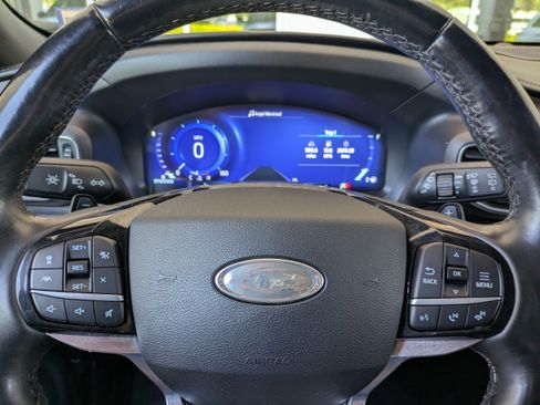 Certified 2021 Ford Explorer Platinum w/ Equipment Group 601A AWD/4WD image 31