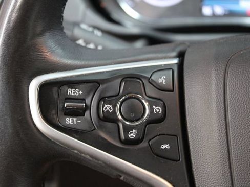 Used 2017 Buick Regal Premium FWD image 16