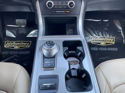 Used 2024 Ford Edge SEL image 19