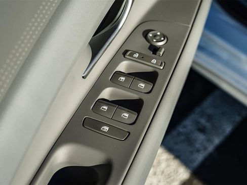 New 2025 Hyundai Elantra SE w/ Cargo Package image 24