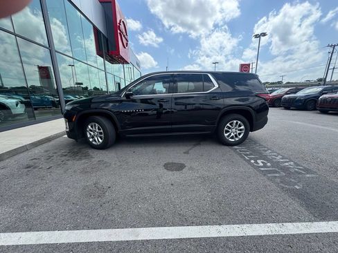 Used 2023 Chevrolet Traverse LS w/ Safety Package FWD image 2