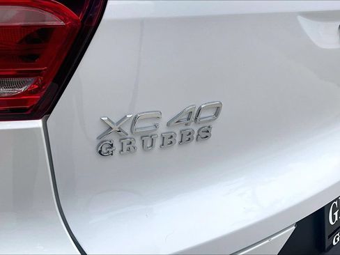 Certified 2026 Volvo XC40 B5 Plus AWD/4WD image 43