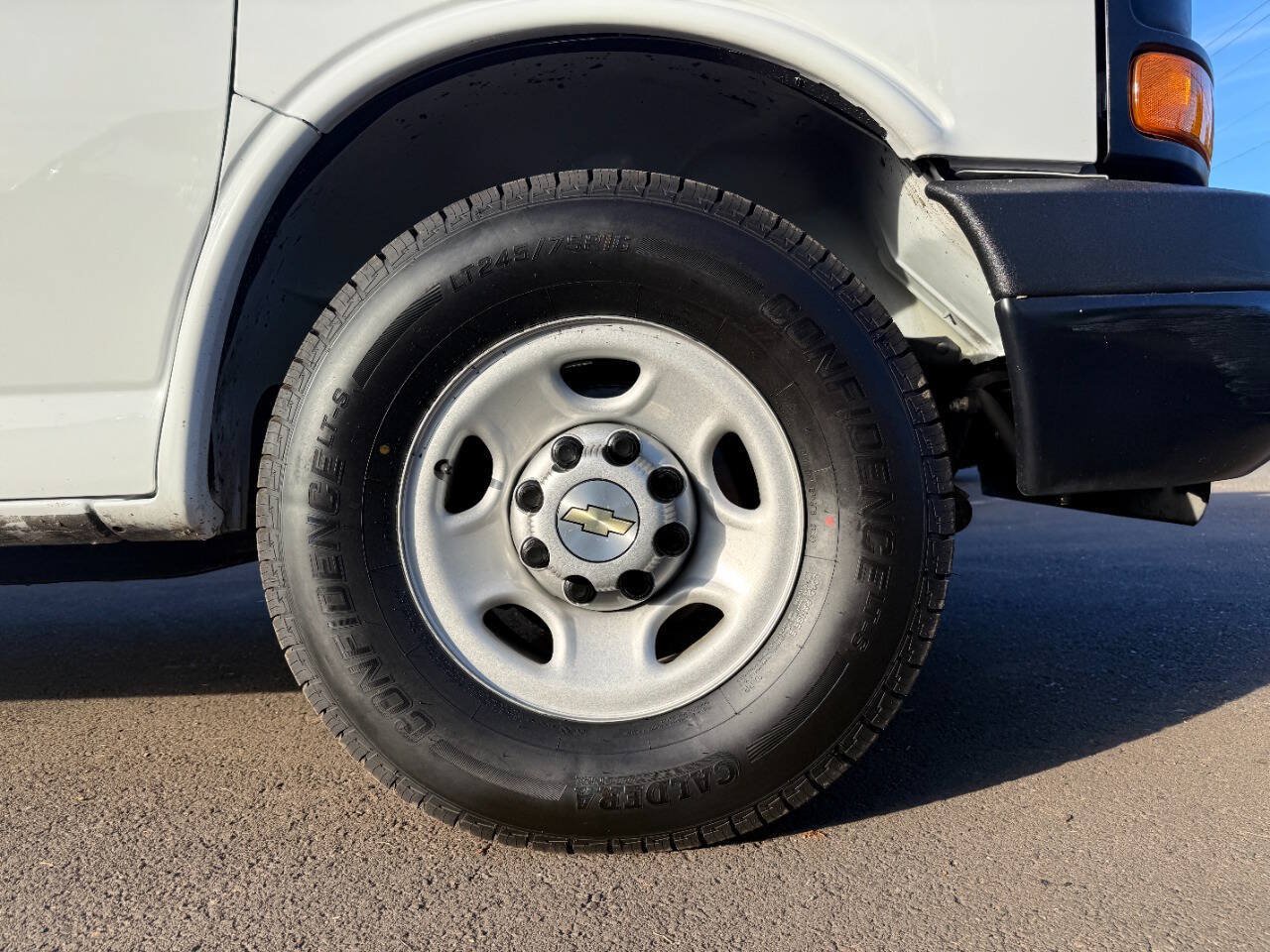 Used 2016 Chevrolet Express 2500 w/ Cold Climate Package RWD image 9