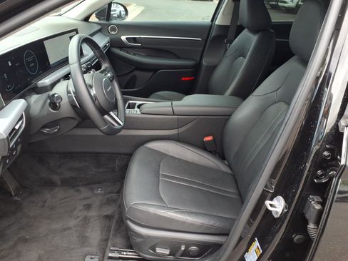 Certified 2025 Hyundai Sonata Limited FWD image 14