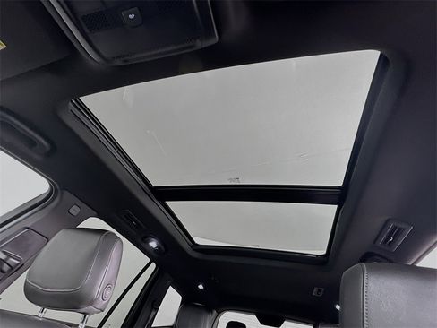 Used 2025 Cadillac XT6 Premium Luxury image 14