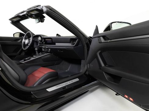 Used 2024 Porsche 911 Targa 4S image 29