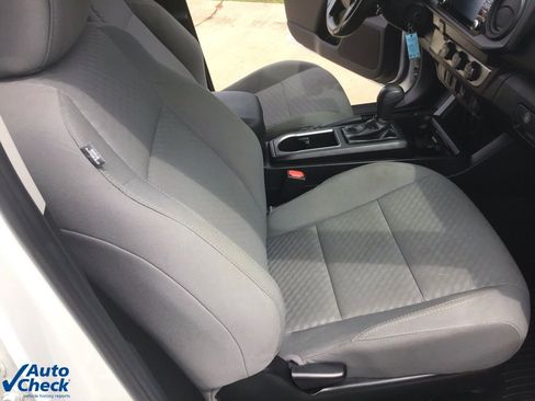 Used 2022 Toyota Tacoma SR image 14