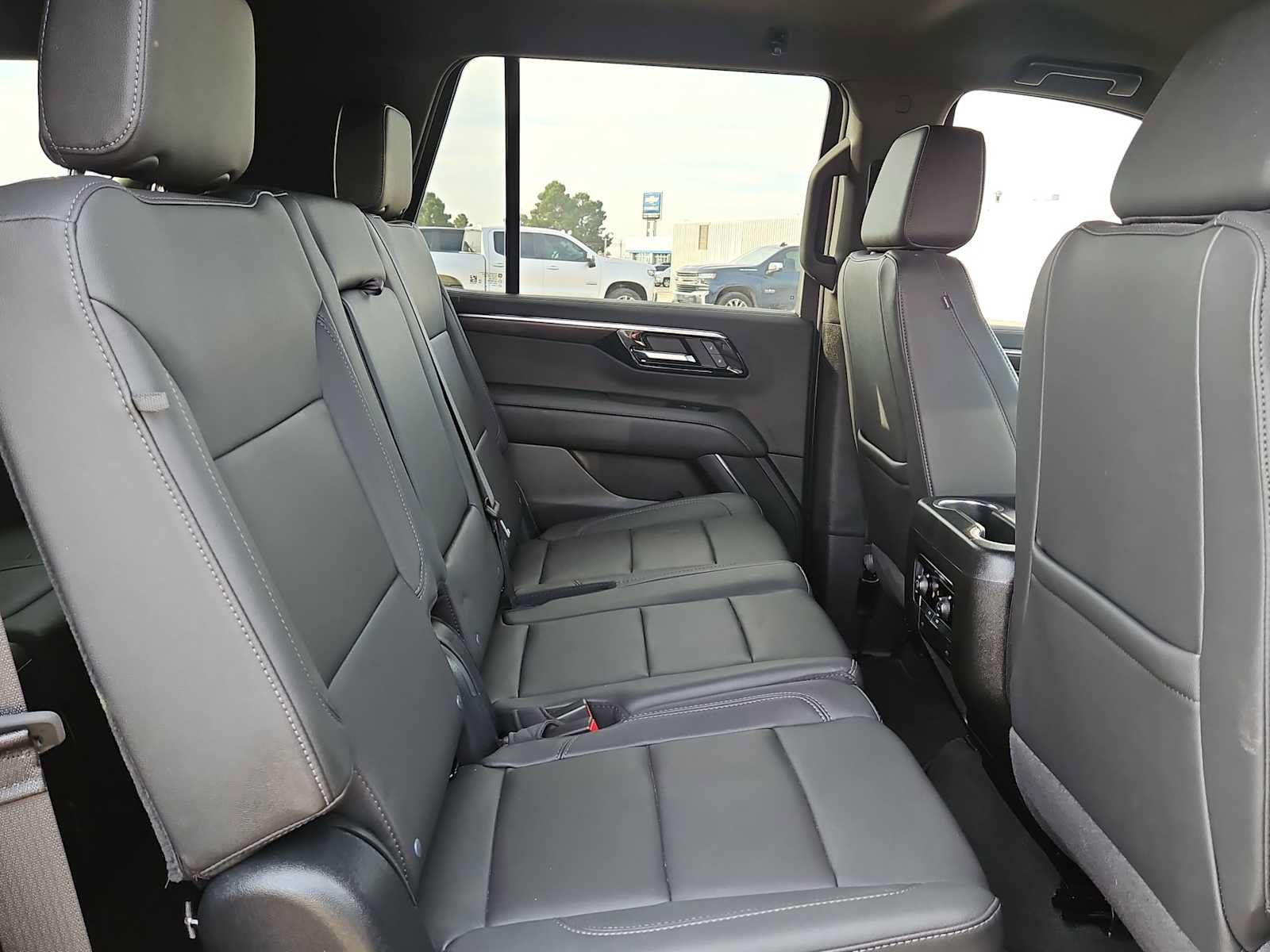 Used 2025 Chevrolet Tahoe LT RWD image 17