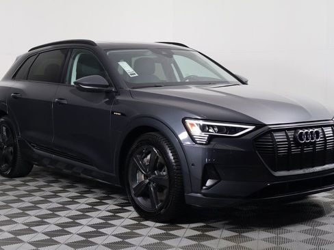 Used 2019 Audi e-tron Premium Plus image 3