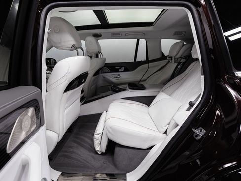 Certified 2024 Mercedes-Benz Maybach GLS 600 4MATIC image 29