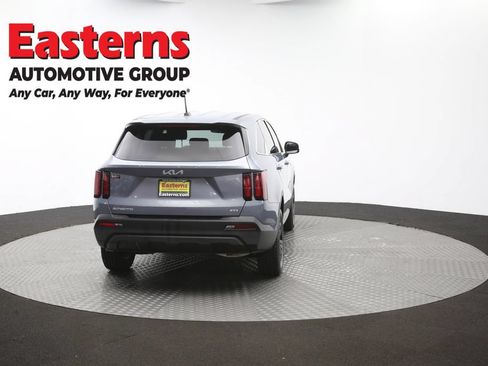 Used 2023 Kia Sorento LX AWD/4WD image 36