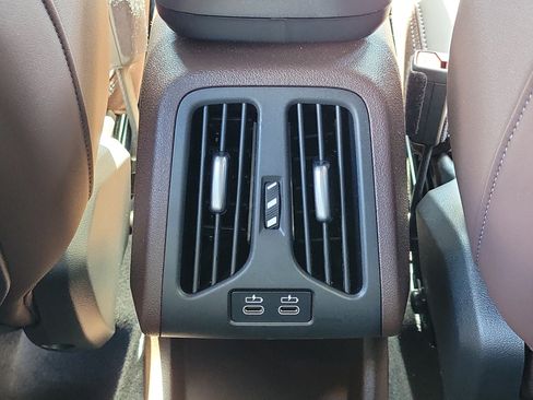 Used 2024 BMW X2 xDrive28i AWD/4WD image 13
