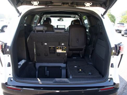Used 2026 Toyota Sienna Limited AWD/4WD image 12