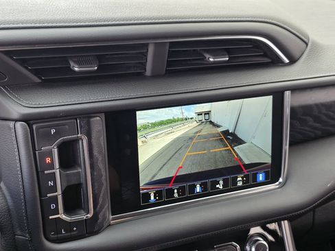 Used 2022 GMC Yukon XL Denali AWD/4WD image 15