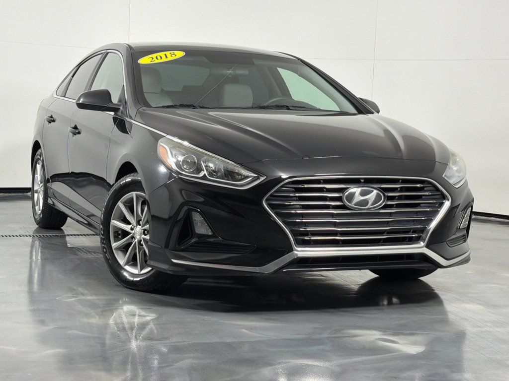 Used 2018 Hyundai Sonata SE FWD image 2