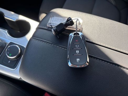 Used 2025 Chevrolet Blazer LT image 22