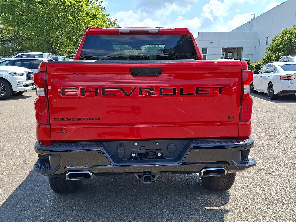 Used 2024 Chevrolet Silverado 1500 LT Trail Boss w/ LPO, Dark Essentials Package AWD/4WD image 8