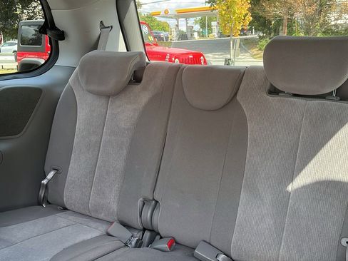 Used 2012 Kia Sedona LX image 22
