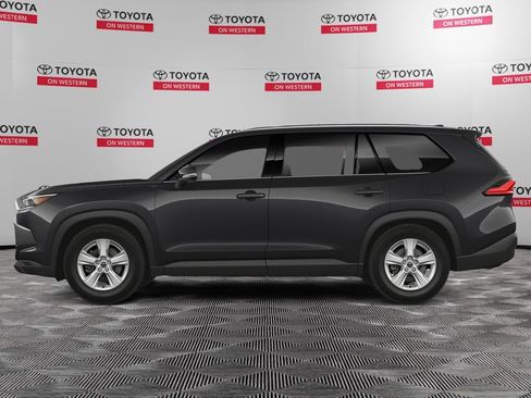 New 2026 Toyota Grand Highlander XLE image 2