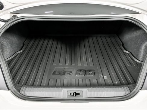 Used 2025 Toyota GR86 Premium w/ ALL Weather Mat Package (TMS) RWD image 12
