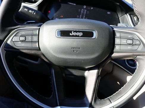 New 2025 Jeep Grand Cherokee Limited image 20