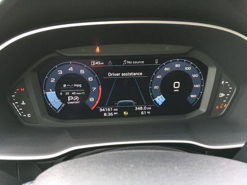 Used 2022 Audi Q3 2.0T Premium Plus w/ Premium Plus Package AWD/4WD image 2